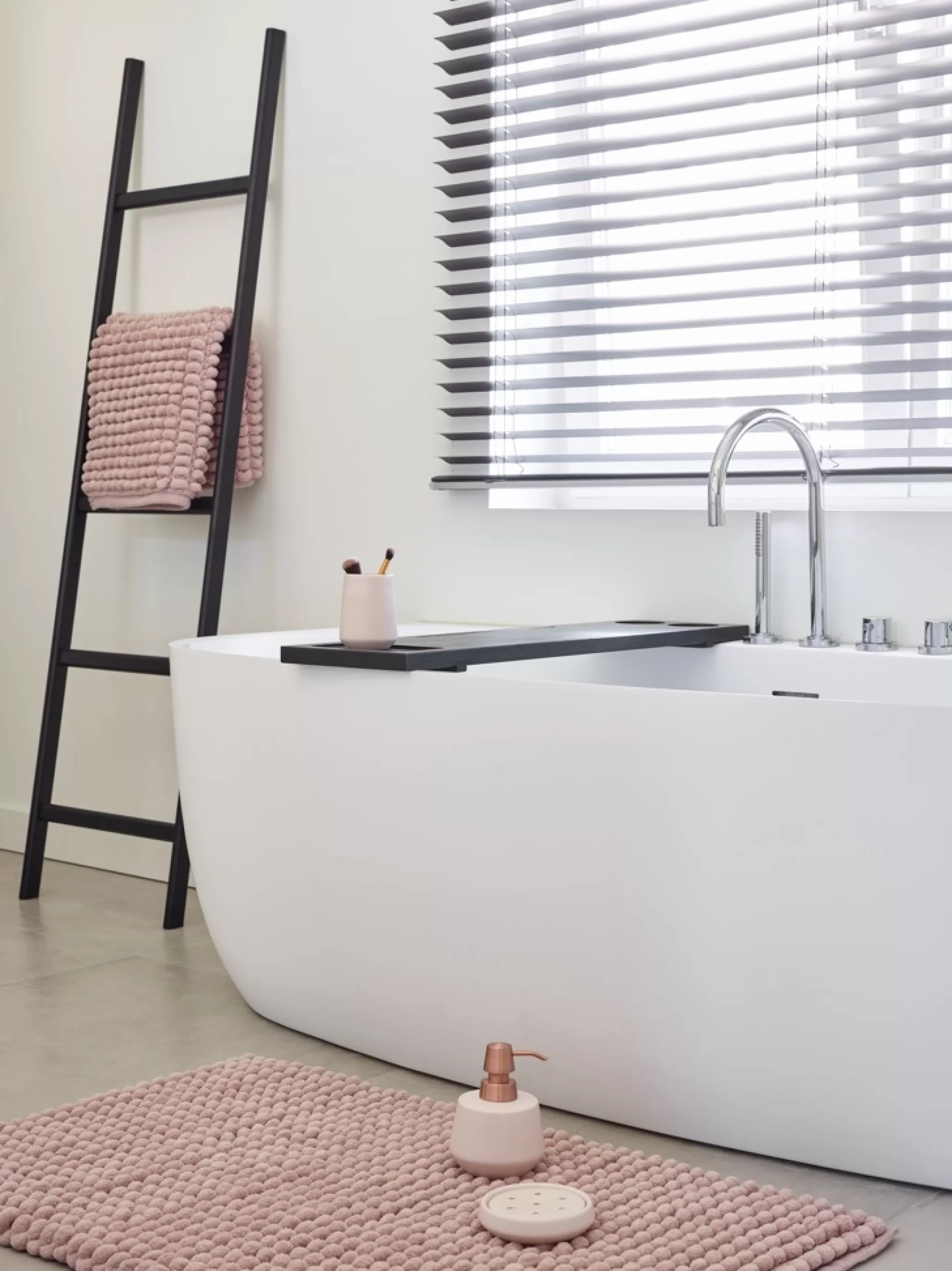 Aquanova Special*Bath Mat Axel Color Dusty Pink (Axebm-87)