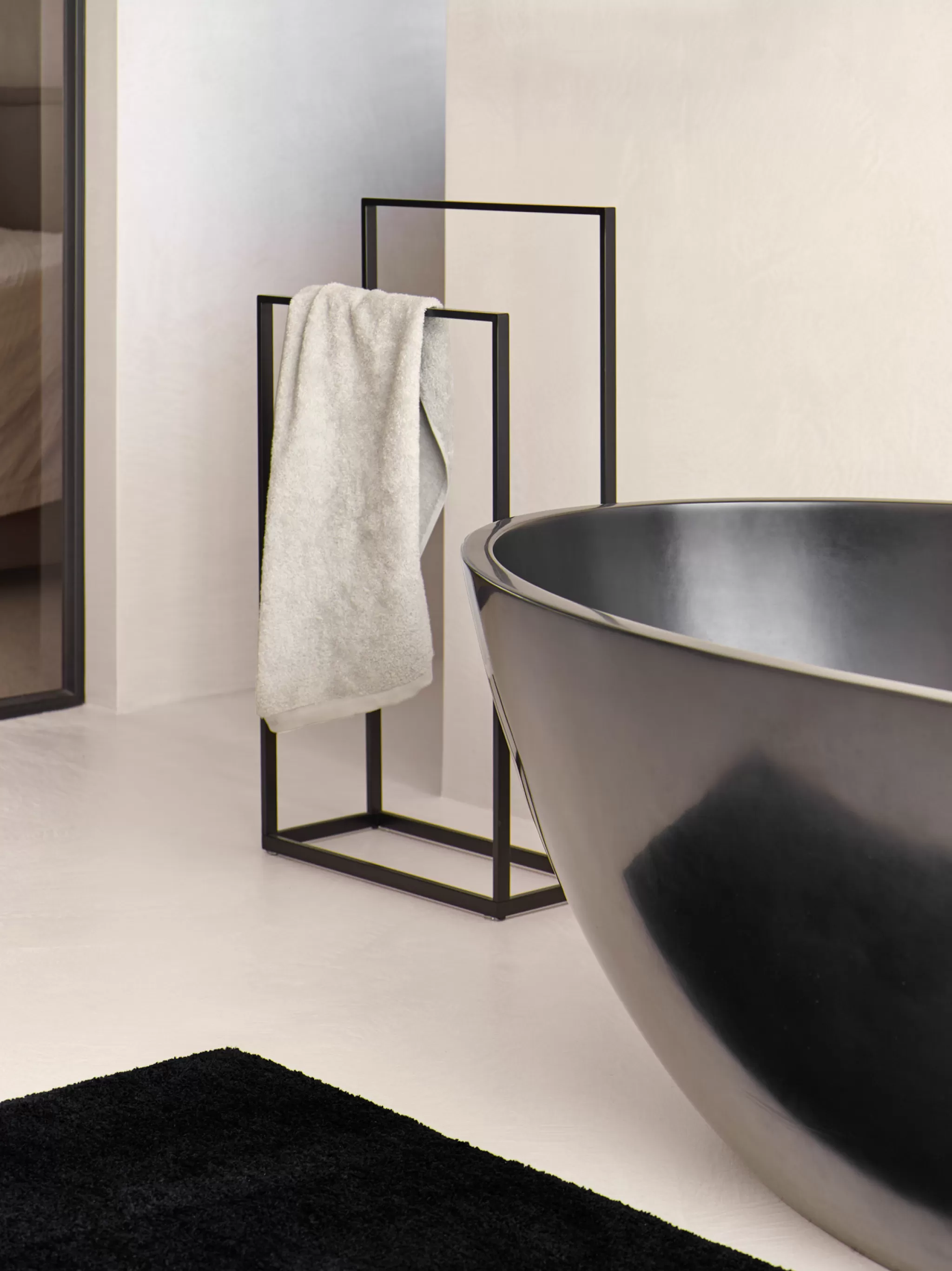 Aquanova Basic*Bath Mat Mauro Color Black (Maubm-09)