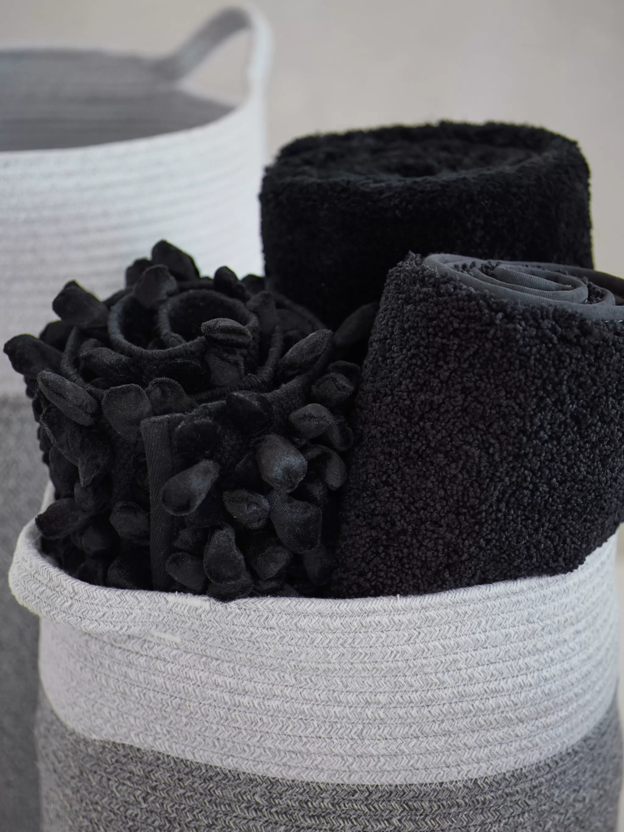 Aquanova Basic*Bath Mat Mauro Color Black (Maubm-09)