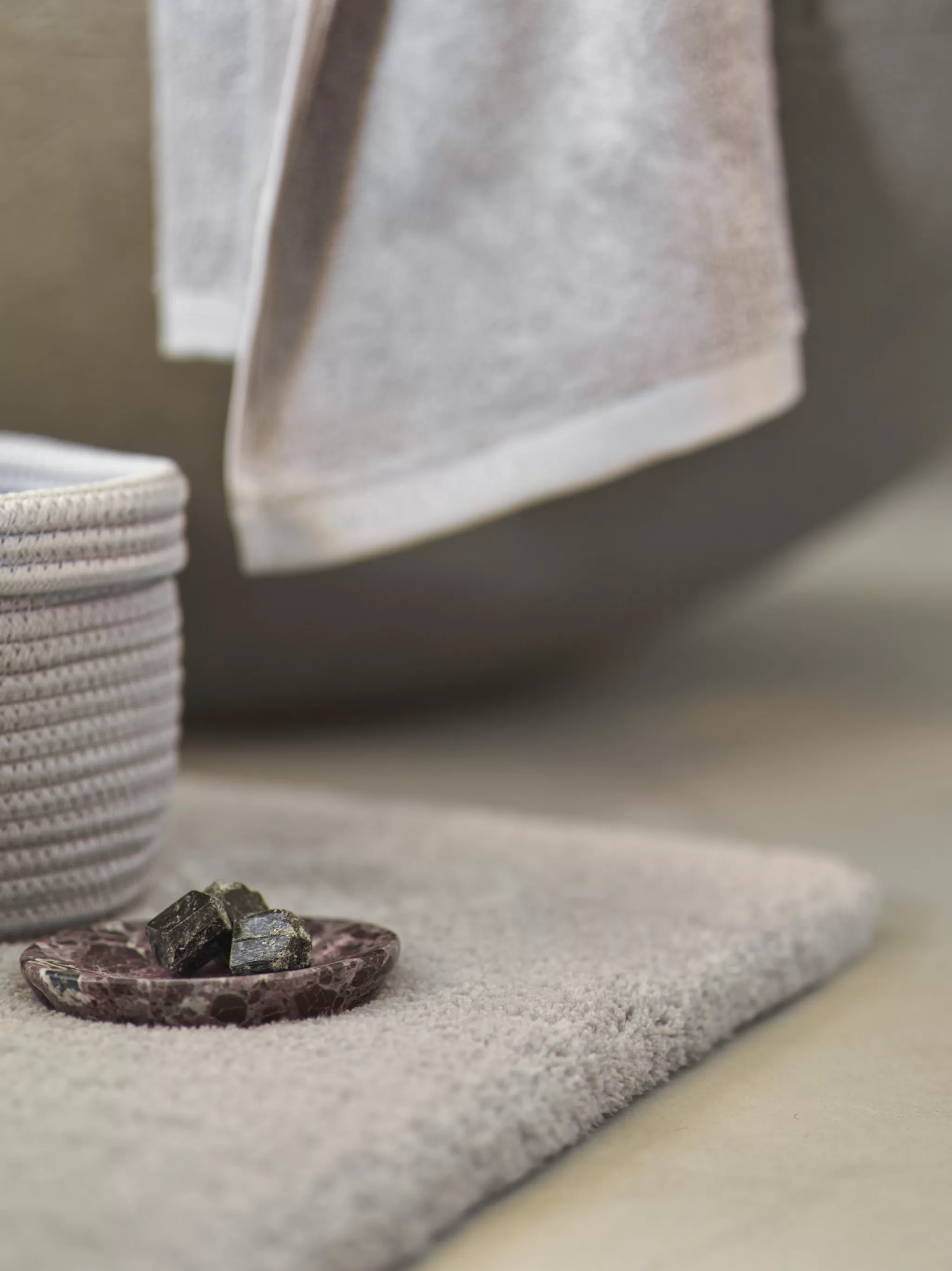 Aquanova Basic*Bath Mat Mauro Color Truffle-106 (Maubm-106)