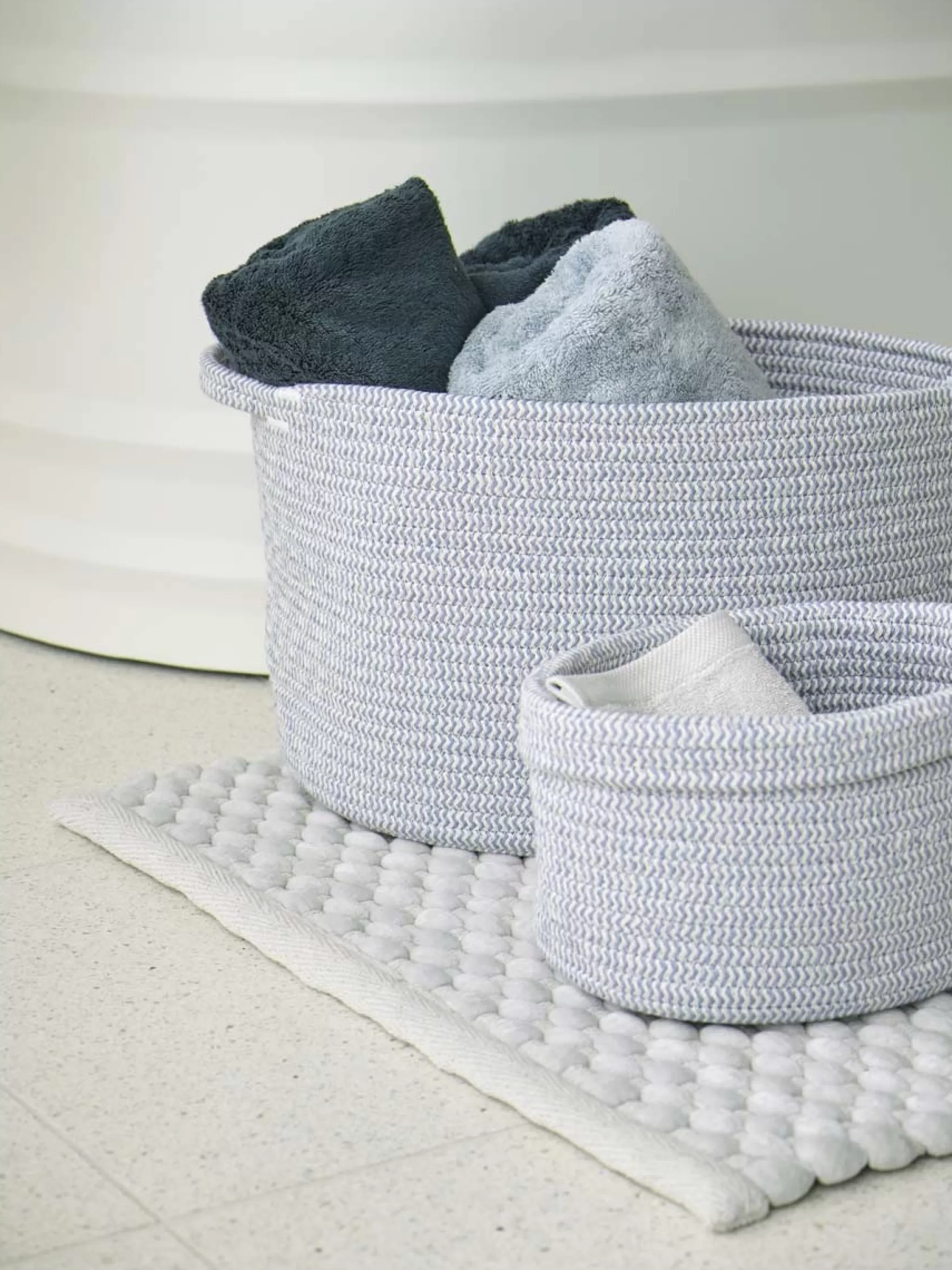 Aquanova London*Bath Textiles London Color Ice (Light Blue)