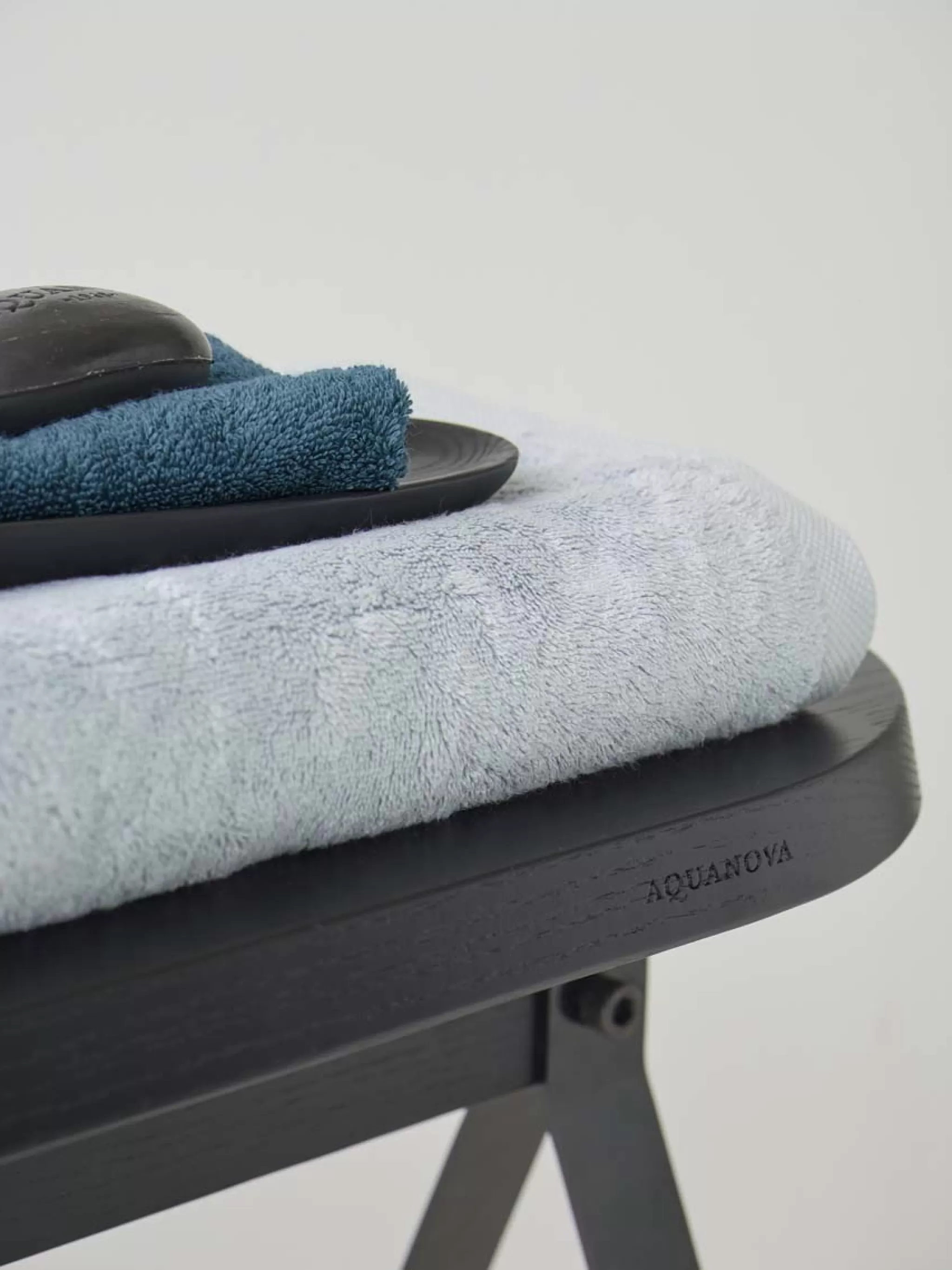 Aquanova London*Bath Textiles London Color Steel (Grey)