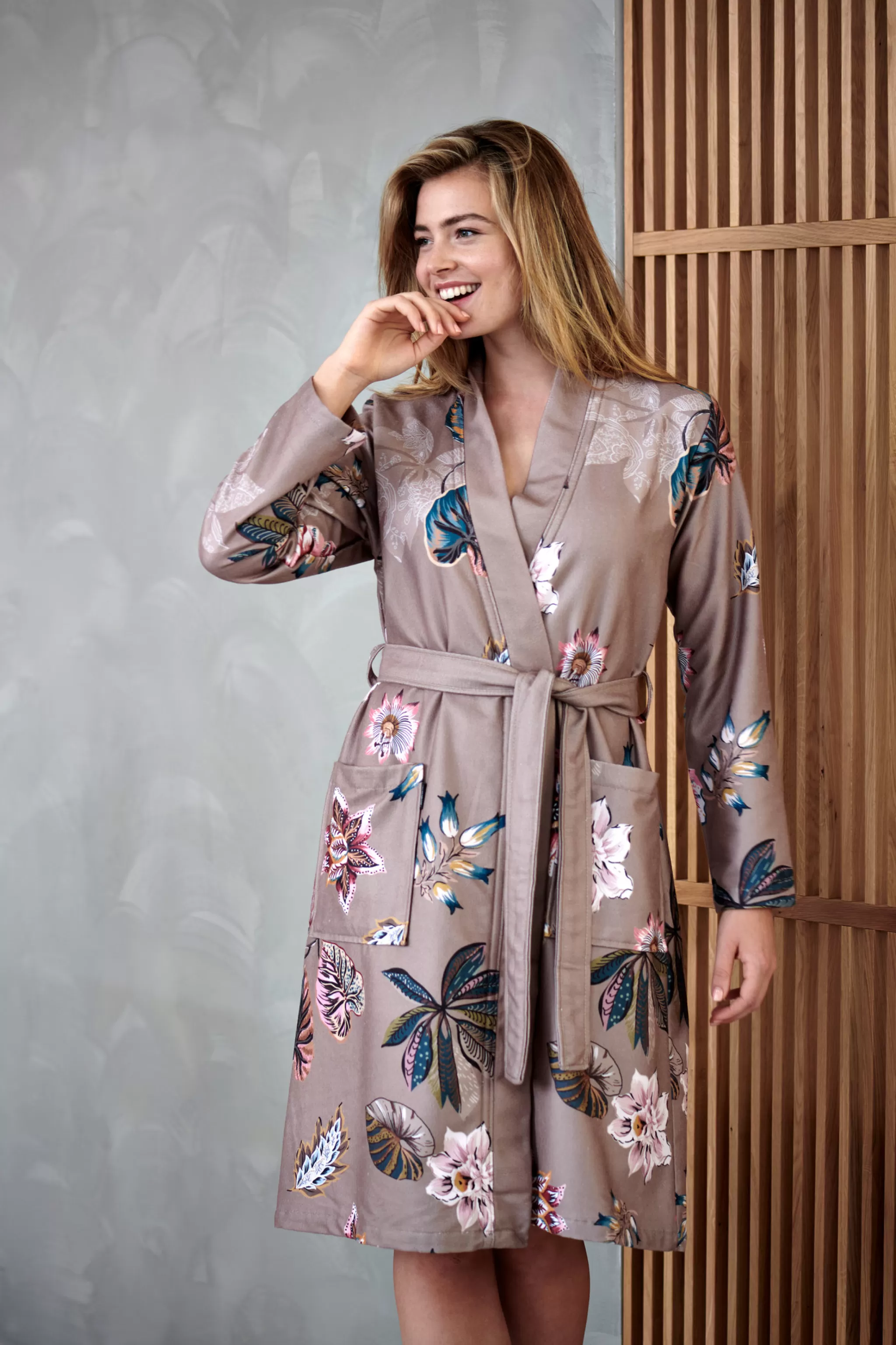 Vandyck Short Bathrobe*Bathrobe Flora Color Fudge-183 (Bage22203)