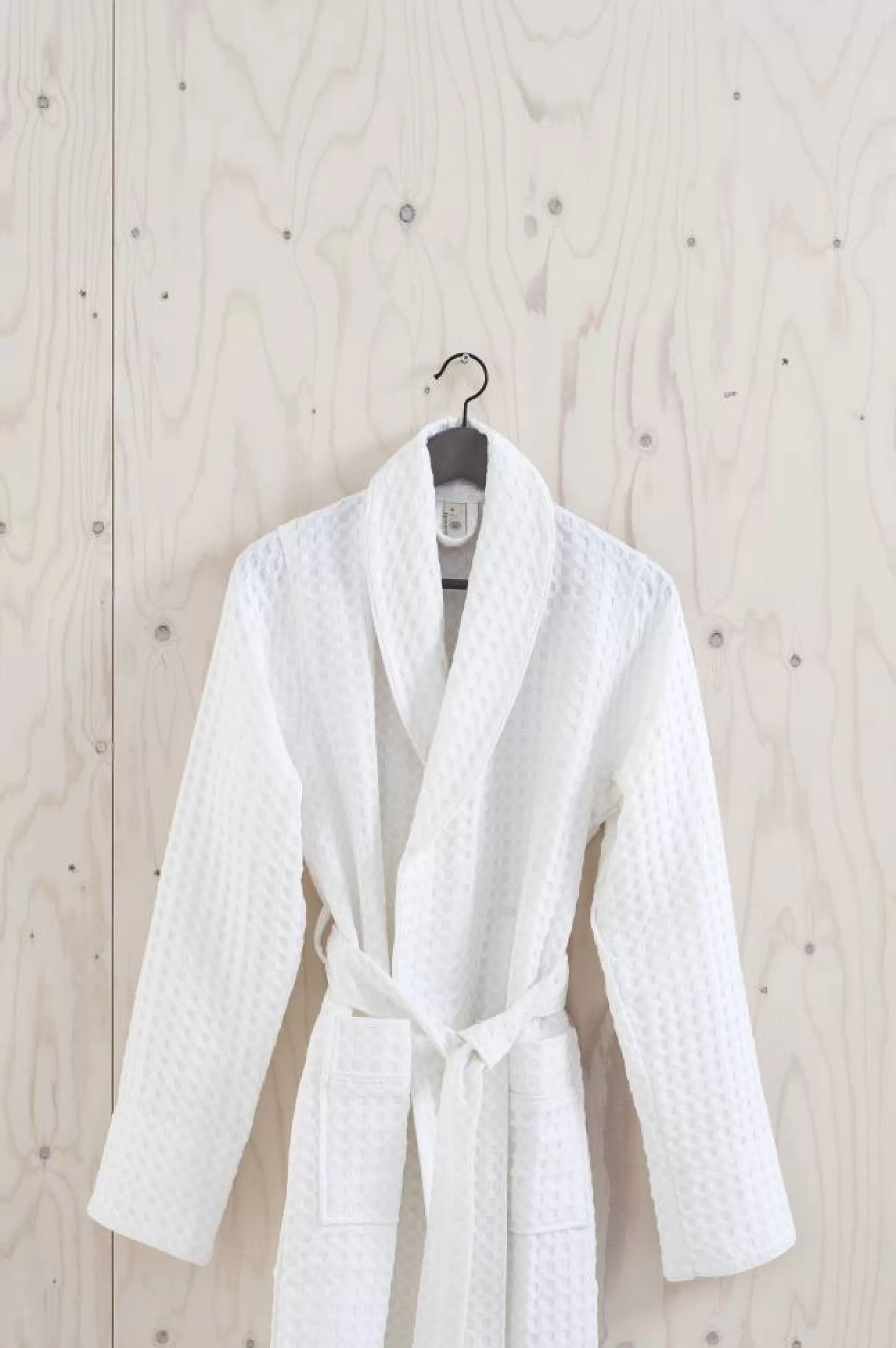 Aquanova Ladies*Bathrobe Waffle Pattern Viggo Color White-43 (White), 100% Cotton