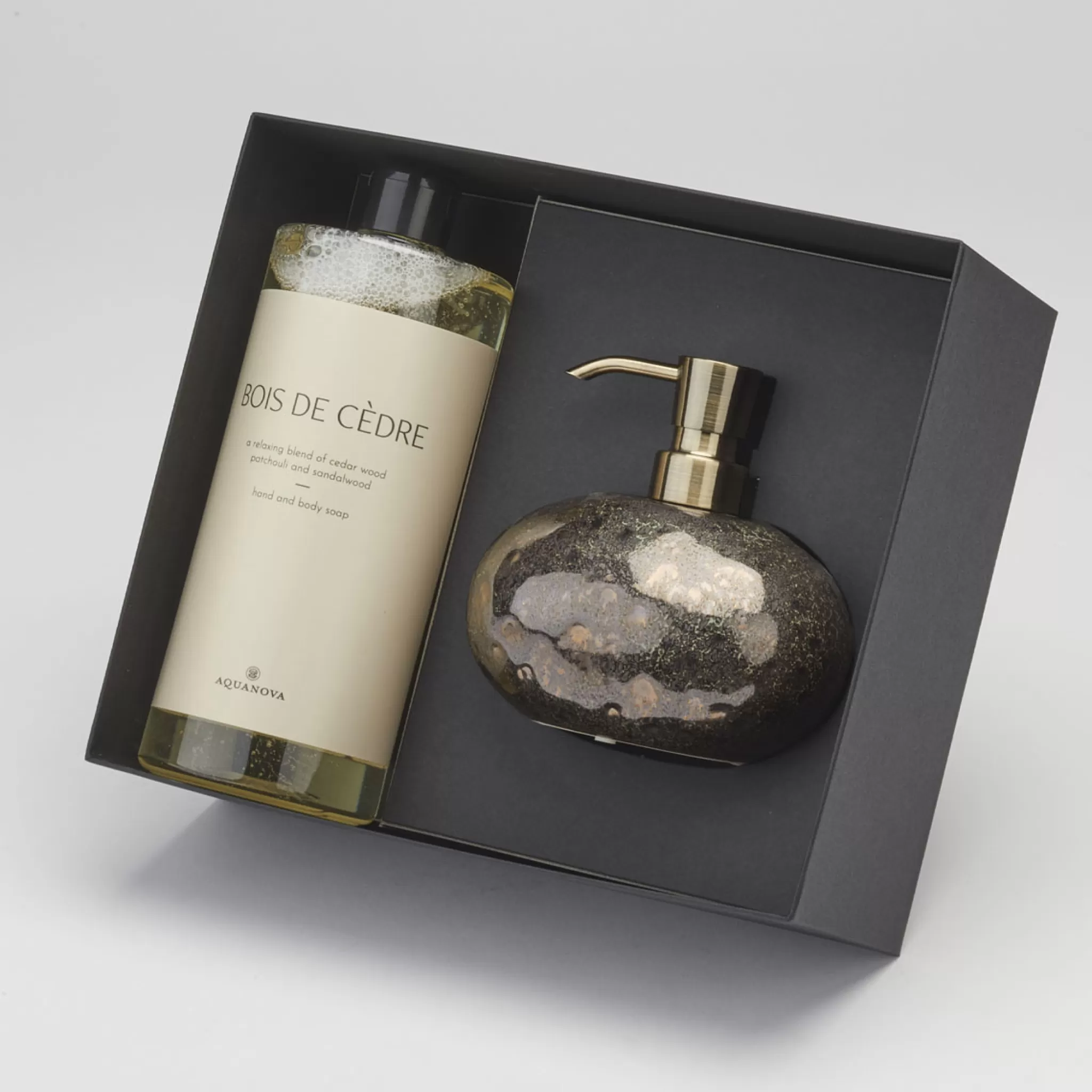 Aquanova Soap Dispenser*Giftbox Ugo Soap Dispenser Vintage Bronze & Paris Soap Bois De Cedre (Giftugodis854-Bdc)