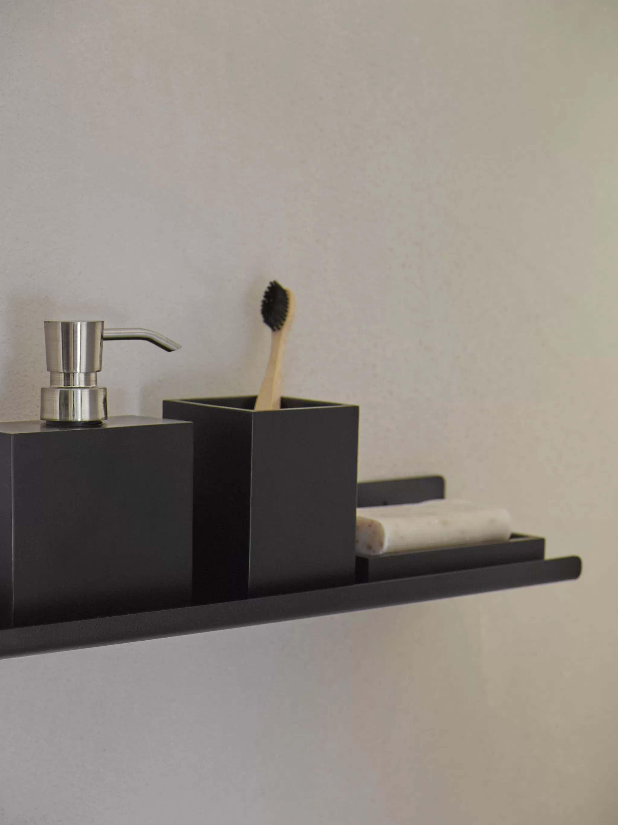 Aquanova Towel Rail*Wall Shelf Cyra, Color Black (Cyrwsm-09)